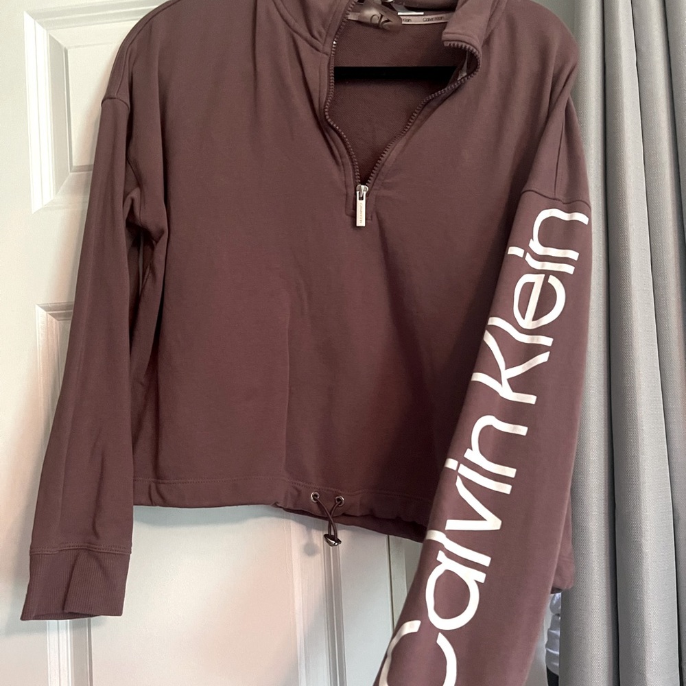 | Calvin Klein | Large |